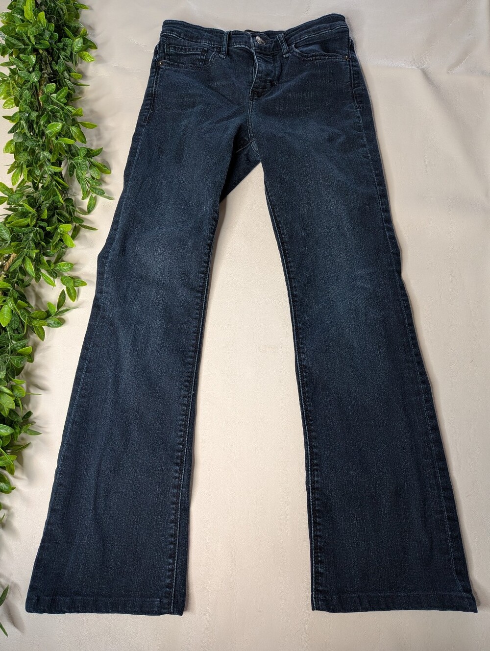 Express Mid Rise Barely Boot Dark wash Jeans Size 0